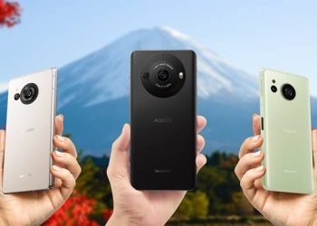 Ilustrasi Foto Rangkaian Produk Sharp Smartphone