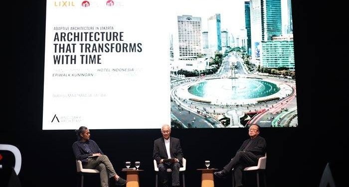 Kamil Muhammad (moderator) Saat Memimpin Talkshow Bersama Budi Sumaatmadja (principal Anggara Architeam) Dan Budiman Hendropurnomo (director Dcm Jakarta)