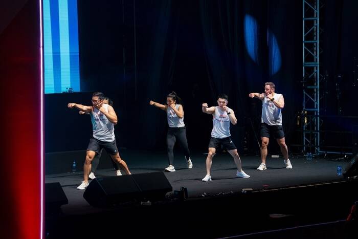 Pertarungan tubuh dengan dj yasmin