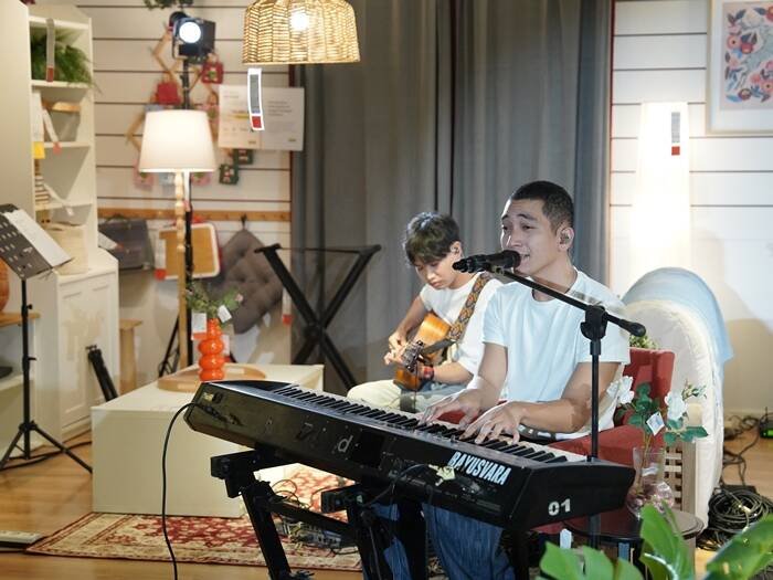 Foto 2b Rafi Sudirman pada Sesi Dengar Live Home Concert di IKEA Alam Sutera