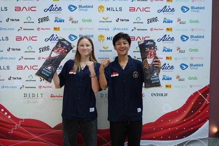 Ni Wayan Malana & Basral Graito Skateboard Street