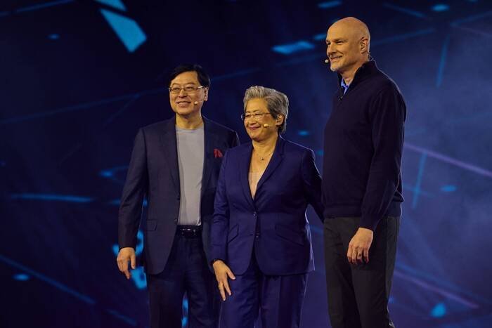 CEO Lenovo Yang Yuanqing bersama CEO AMD Lisa Su dan FIFA President Gianni Infantino di Lenovo Tech World @ CES 2026 di Sphere, Las Vegas
