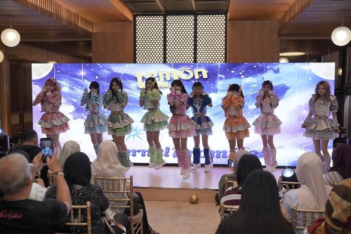 Opsi 1 Performance dari Girl Band LEMON Ikut Memeriahkan Acara Peluncuran Ramen YES
