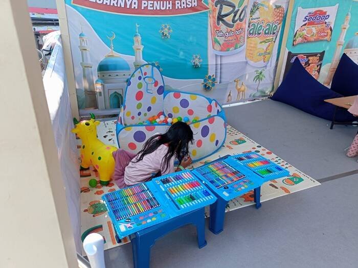 Area Bermain Anak di Pondok Rehat WINGS Food