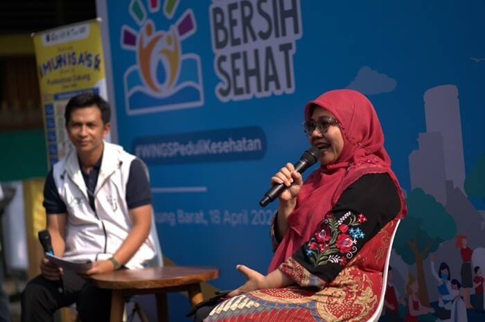 Gambar 3 Edukasi PHBS juga diwujudkan melalui Bincang Sehat bersama dokter dan Puskesmas Cakung