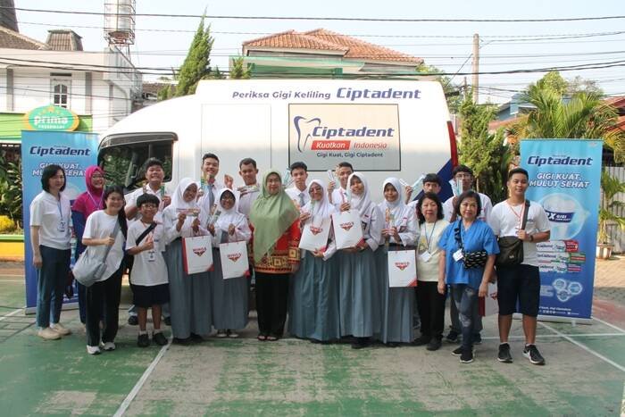 Opsi foto 1 Bersama Lawan Gigi Berlubang, Ciptadent Dukung Kolese Kanisius Gelar Pemeriksaan Gigi Gratis untuk Ratusan Anak Sekolah Luar Biasa